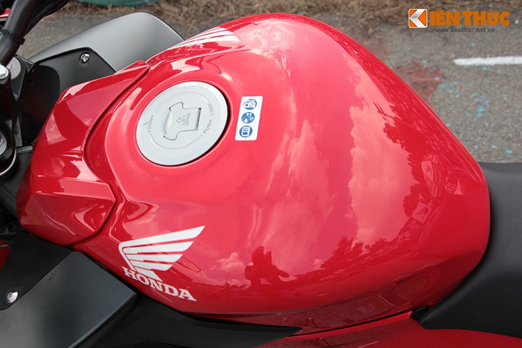Dien kien moto PKL Honda CB300F gia 80 trieu tai Viet Nam-Hinh-6
